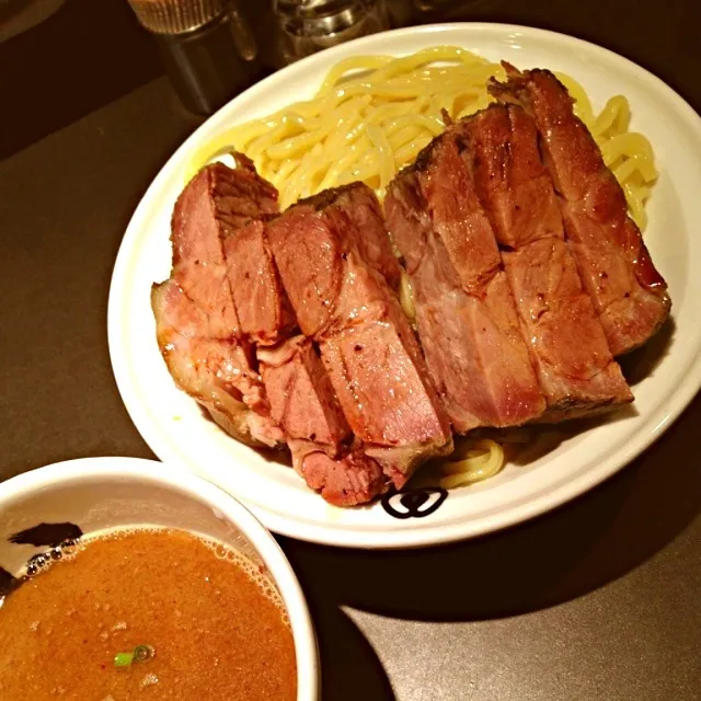 Snapdishの料理写真:厚切りローストポークつけ麺|r1990297さん