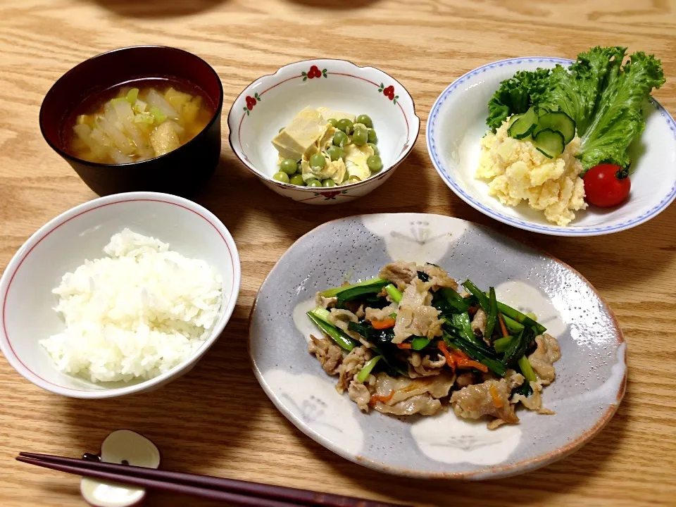 ニラぶた炒め＆たらもサラダ|ゆきぼぅさん