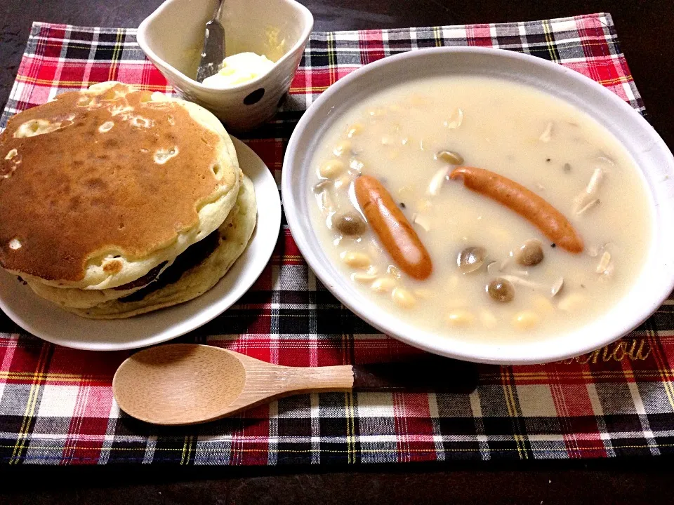 パンケーキと大豆とシメジのクリームスープ(´･ε･｀)|大きな樹さん