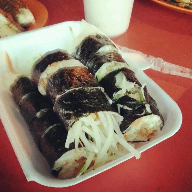 Snapdishの料理写真:seaweed popiah! ♥|Jodie Hiaさん