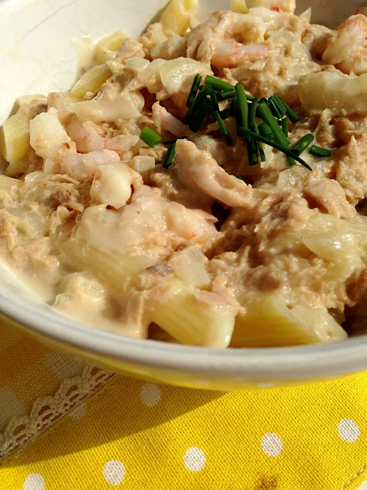 Snapdishの料理写真:Pasta with tuna shrimp and chives sauce|ozzy sparaさん