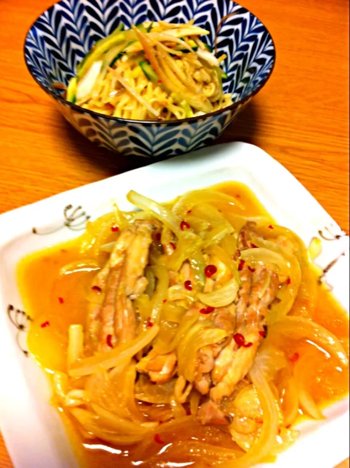 Snapdishの料理写真:鶏セセリと玉ねぎのピリ辛＆野菜たっぷり冷麺|soukubotaさん