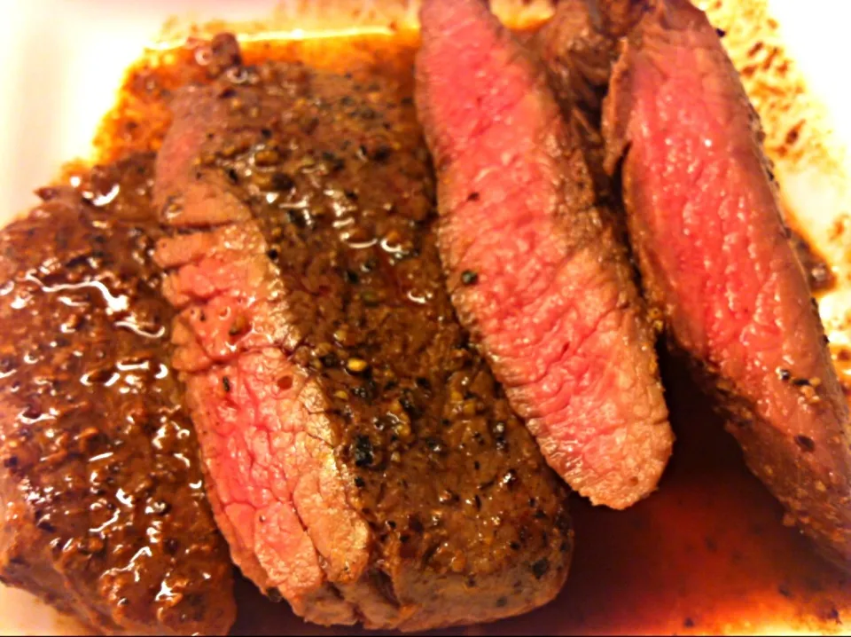 Juicy and tender modicum rate beef steak - Sous Vide technique cooking|Jorge Bernal Márquezさん