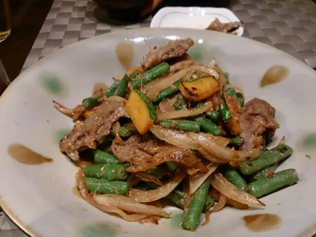 牛肉とカボチャとインゲンの味噌炒め|nijigoroさん