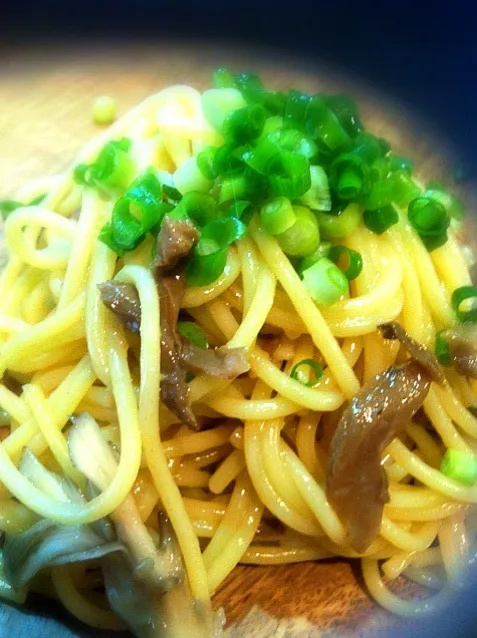 Snapdishの料理写真:残ったキノコで和風パスタ|まりかさん