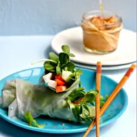 vegetable spring rolls + cashew dipping sauce|dina rulliさん