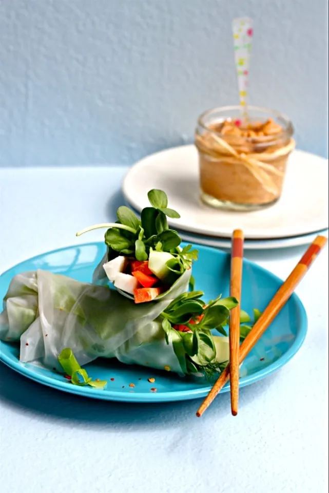 vegetable spring rolls + cashew dipping sauce|dina rulliさん