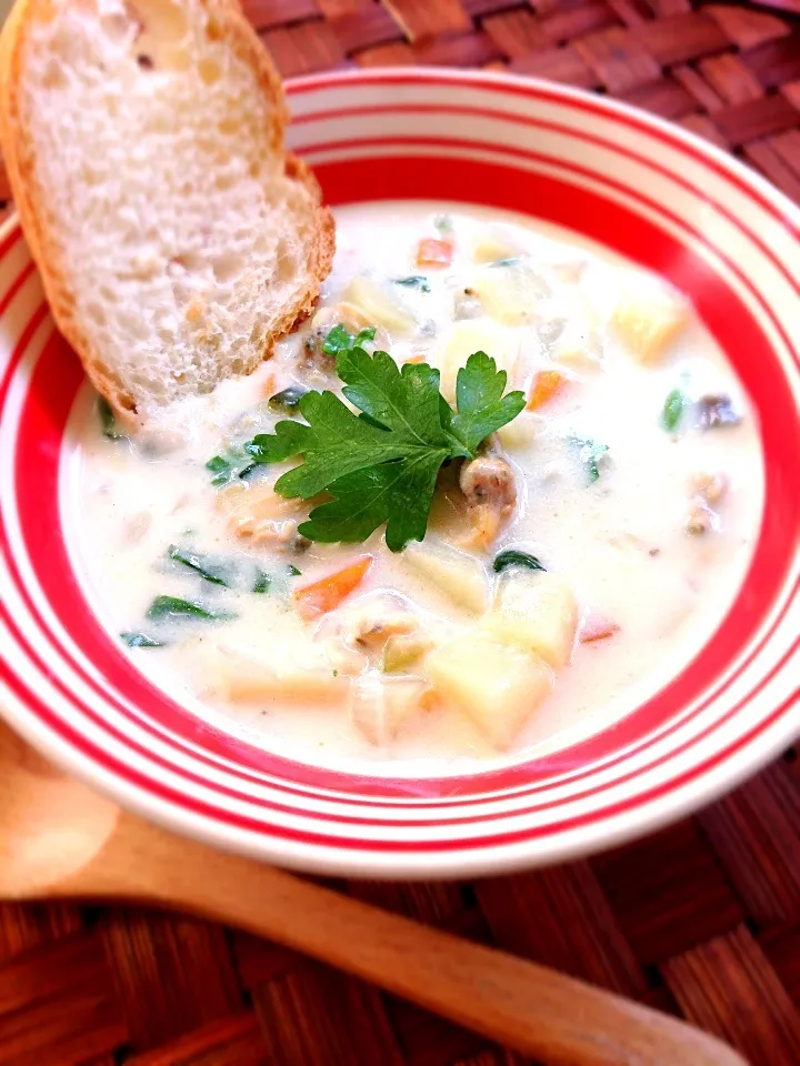 Snapdishの料理写真:Veggie Clam chowder🐚お野菜たっぷりｸﾗﾑﾁｬｳﾀﾞｰ♨|🌈Ami🍻さん