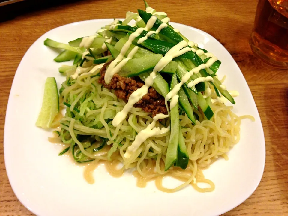 Snapdishの料理写真:きゅうりの肉味噌ジャージャー麺|hatabowwyomeさん