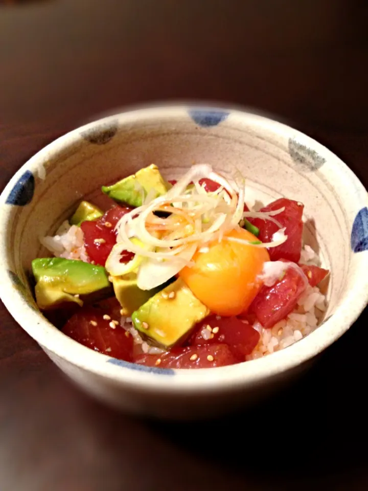 マグロとアボカドのユッケ丼|優花さん