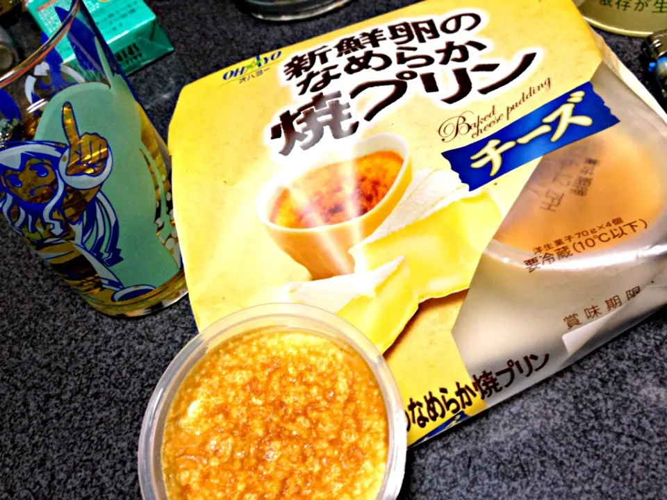 #夜おやつ 新鮮卵のなめらか焼プリン(チーズ)。パッケージの写真通りに美味しい味がするんだから「写真はイメージです」って書かなくてもいいよって思うほど美味しい味がする。|ms903さん