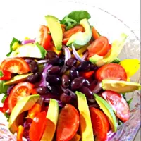 Kitchen sink salad|vanessa knoxさん