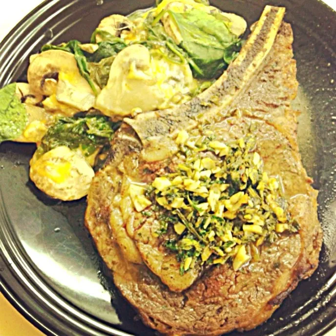 Broiled Steak with oregano garlic sauce|小環さん