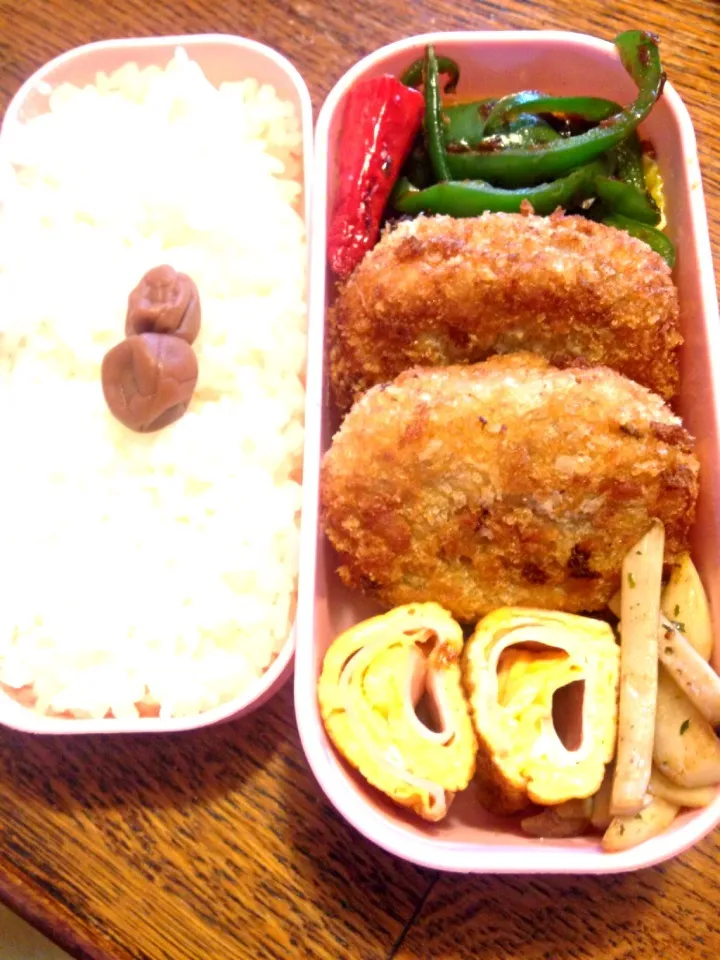 昨日の夕飯と変わらないお弁当😅|めーらさん