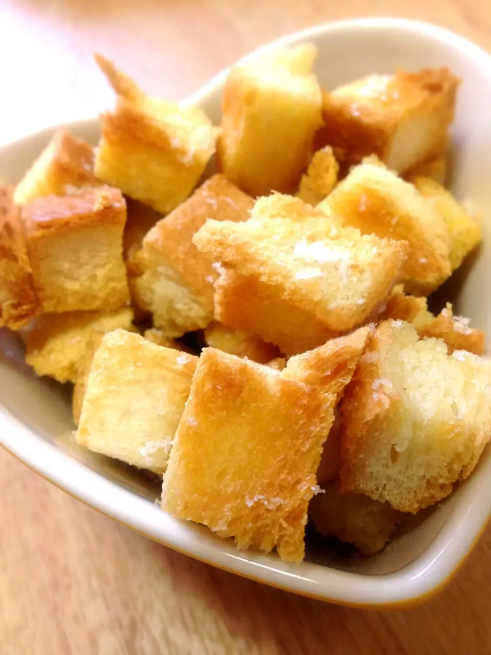 食パンで簡単ラスク♪|あみさん