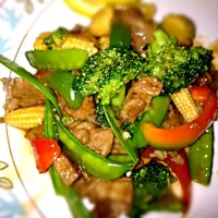 Snapdishの料理写真:Beef broccoli w/ mix veggie in oyster sauce,,,|Cynthia Reyesさん