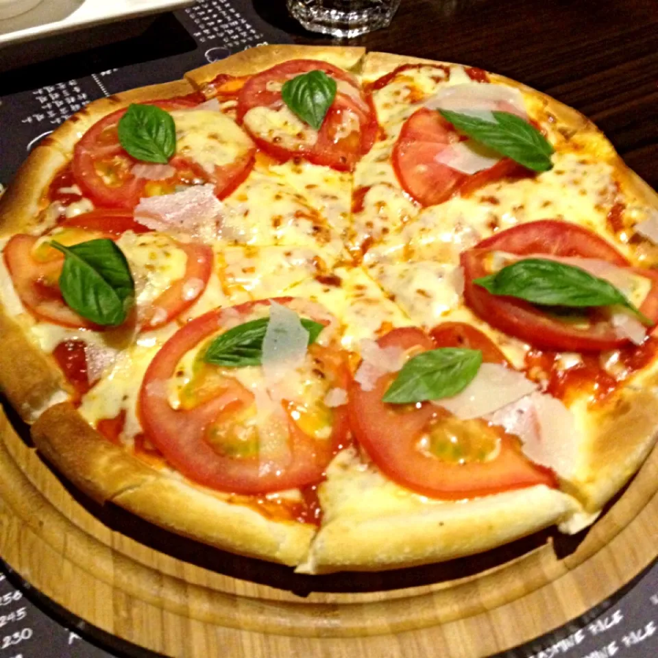 Margarita pizza|😜🍟🍘🍚🍣💂🍝i like to eatさん