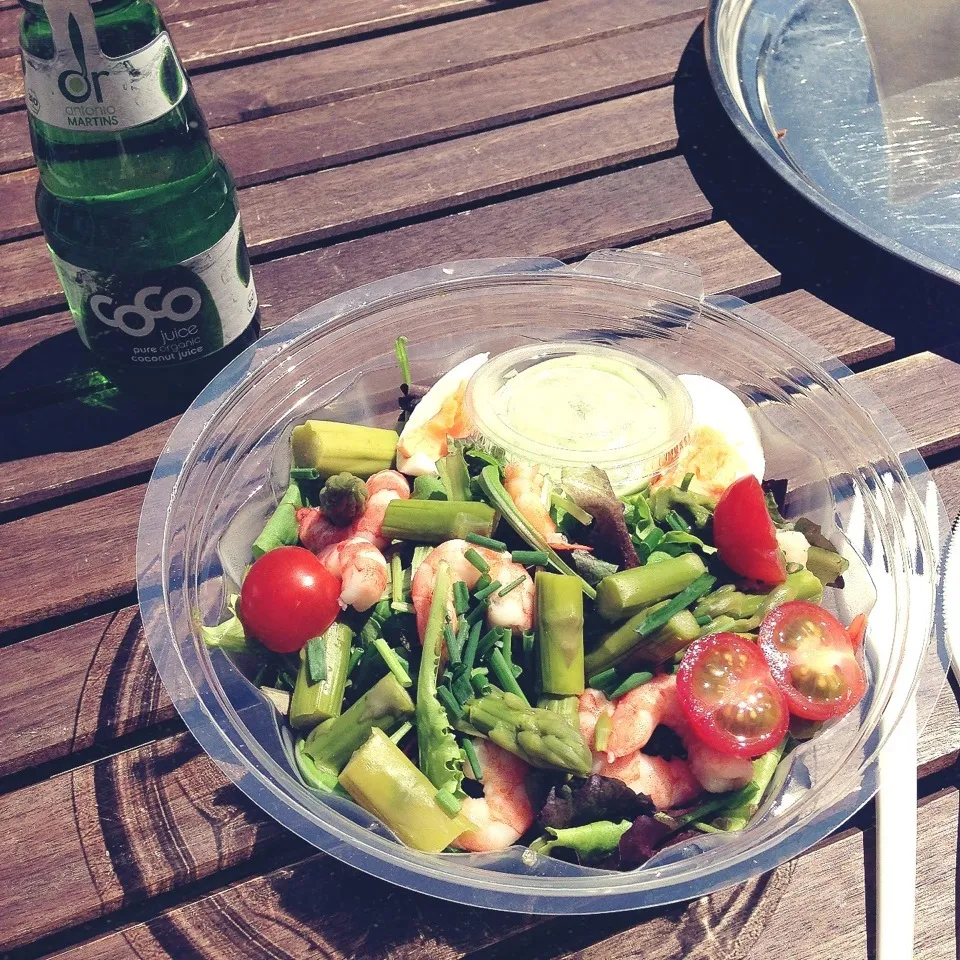 Shrimp and asparagus salad with coconut juice|Rianneさん