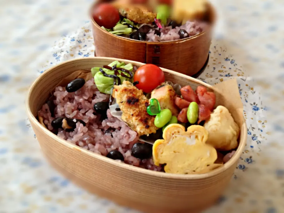 6月5日  鮭の香草パン粉やきと黒豆ご飯のお弁当|かとっちみゆさん