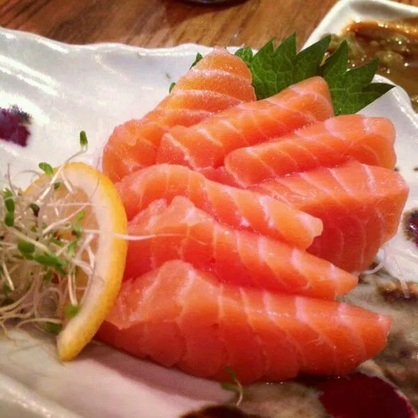 salmon sashimi|joey limさん