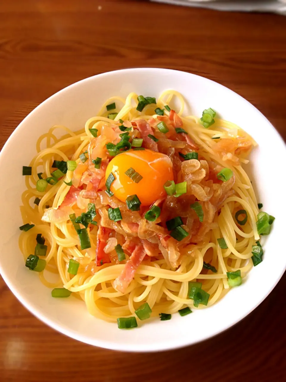 くたくた玉ねぎとベーコンのパスタ|よっちぃさん