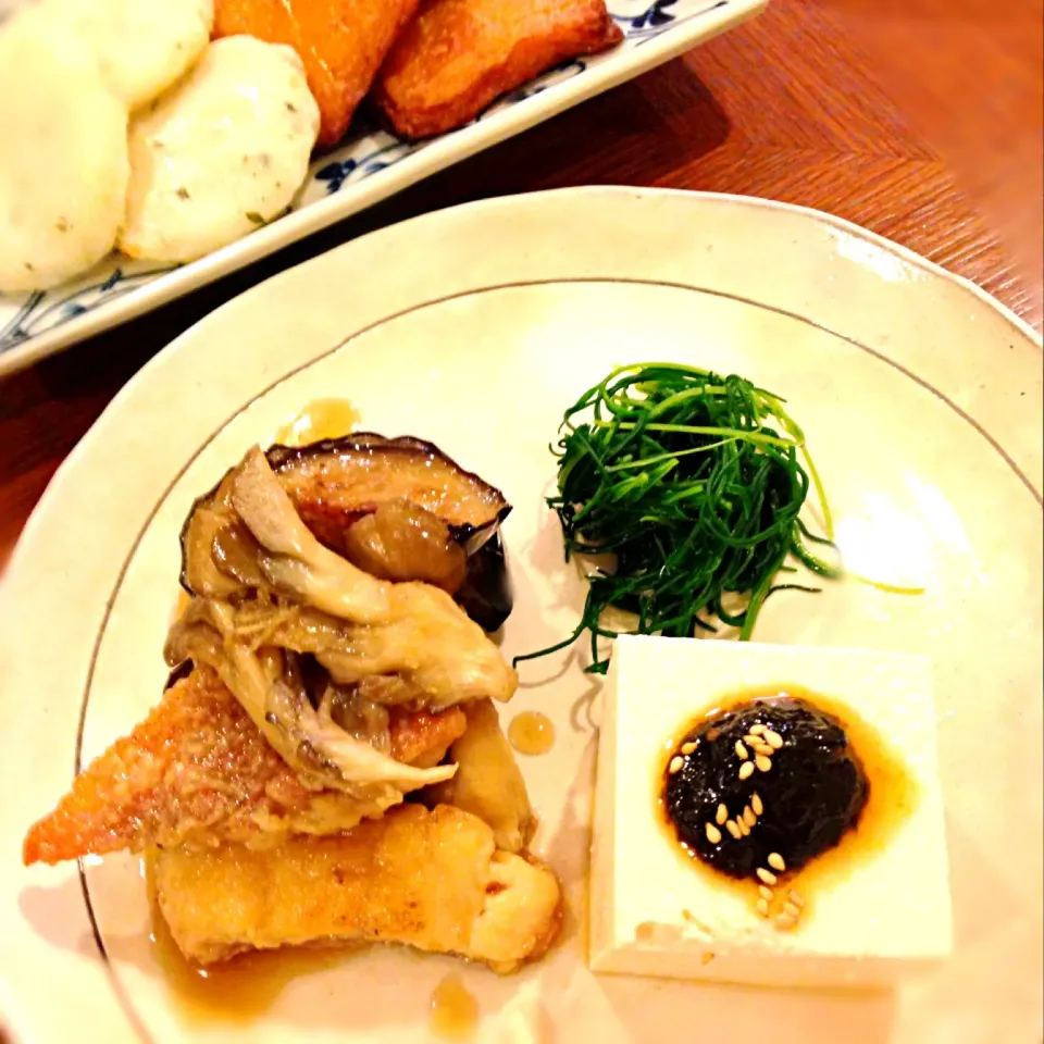 Snapdishの料理写真:赤魚と米なす、舞茸の揚げ出し🍴|yuuminさん