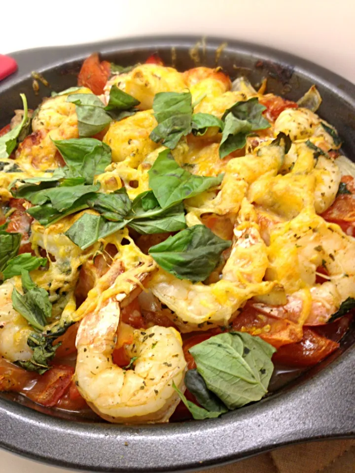 Shrimp with cheese, tomato, garlic, mint and basil|小環さん