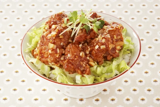 中華風から揚げ丼（トマト油淋鶏丼）|カゴメトマトケチャップさん