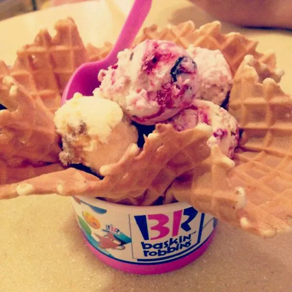 Snapdishの料理写真:baskin robbins happy 8^_^|joey limさん