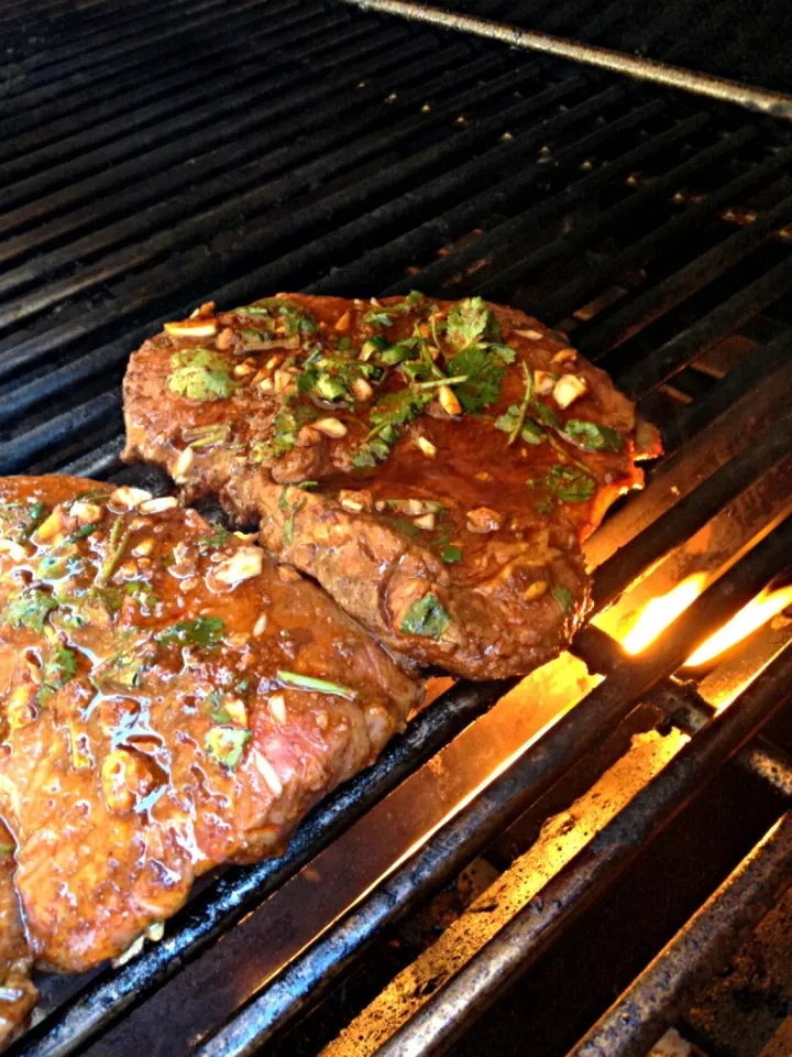 Snapdishの料理写真:Top Sirloin, Chile, Garlic, Lime and Cilantro|chris bowdenさん