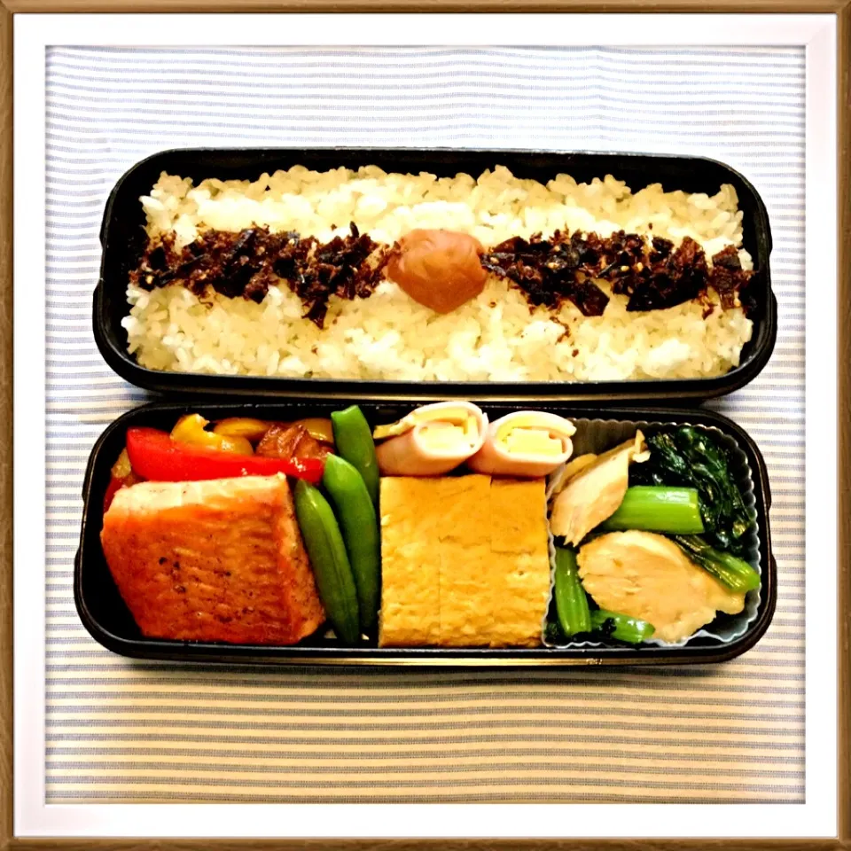 Snapdishの料理写真:サーモンムニエル弁当|かおまるさん