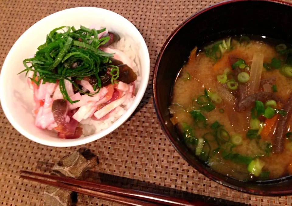 Snapdishの料理写真:しば漬け長いも丼٩(◜ᴗ◝ )۶|ランランらぁ〜んさん