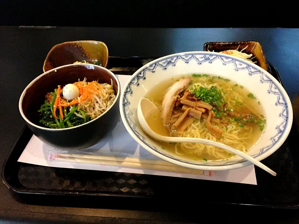 日替わりセット 塩ラーメンとビビンバ丼|Yoku kuu kyaku daさん