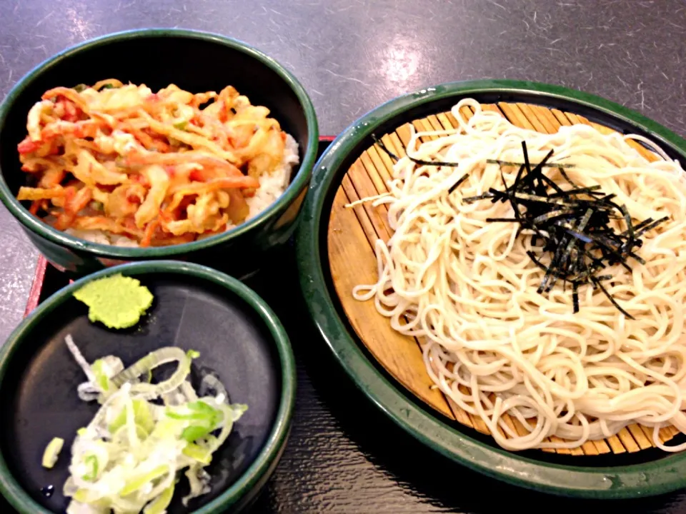 かき揚げ丼とお蕎麦|こんどう かずゆきさん