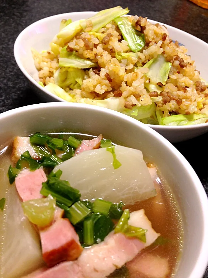 豚キャベ炒飯•カブとベーコンのスープ|がぁがさん