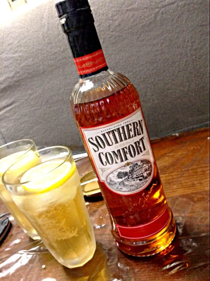 Snapdishの料理写真:３５度のサザン・カンフォート.          Soutern Comfort  70 Proof|yorikoさん