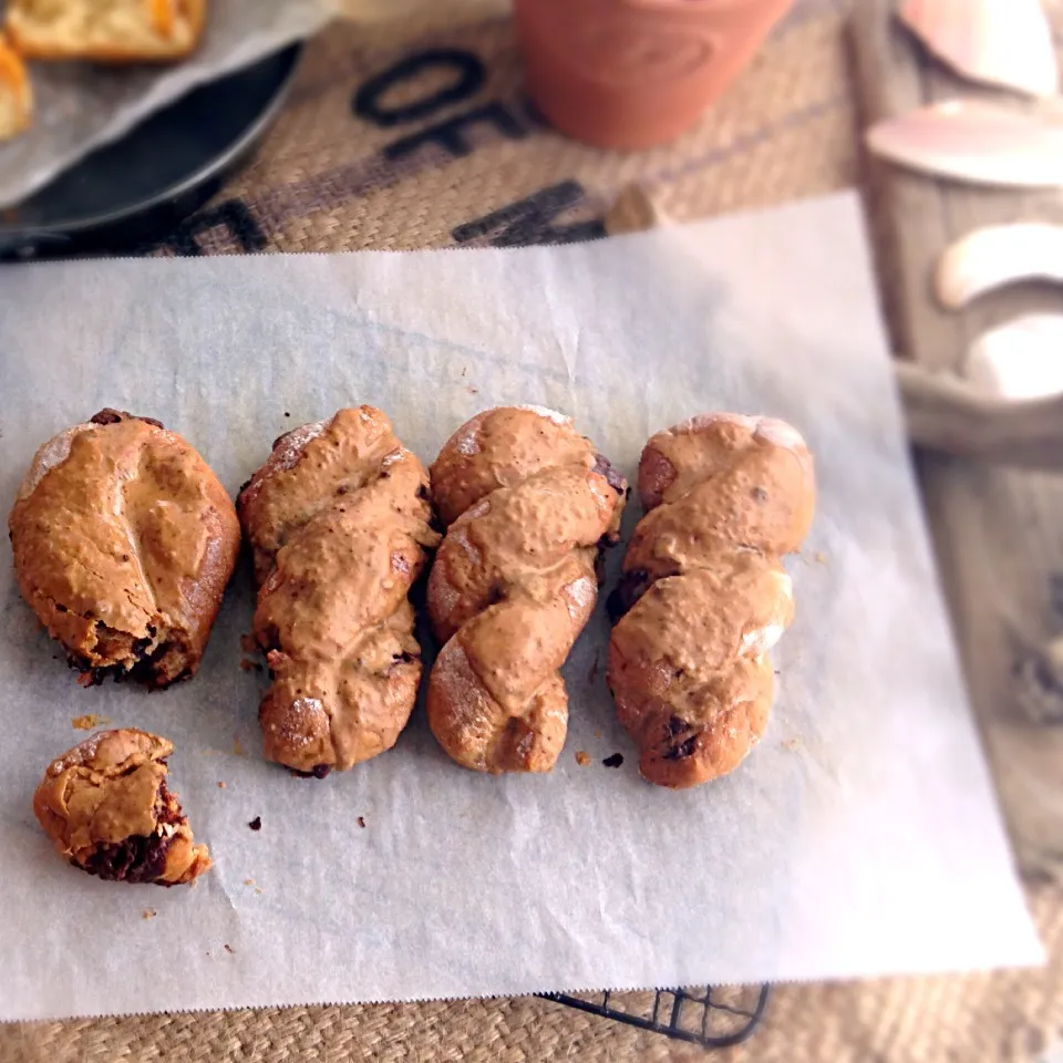 Snapdishの料理写真:mikiyan-san's Recipe ダブルモカチョコパン 
Double Mocha Chocolate Bread|mayumiさん