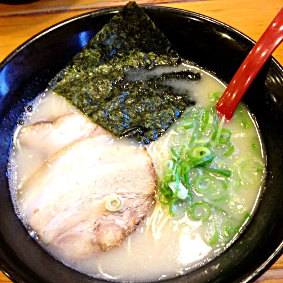 今日は外食🎵博多ラーメン|＊あい＊さん