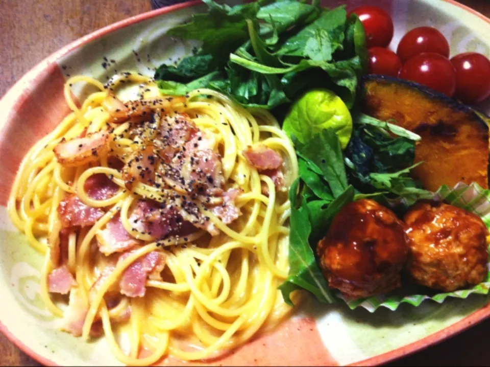 Snapdishの料理写真:夕飯・カルボナーラプレート🍝(洗い物を減らしたい)|hanaさん