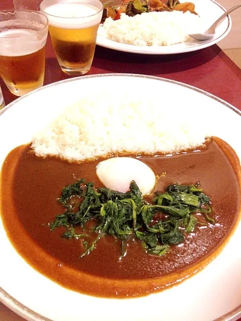 ほうれん草と温泉卵カレー🍛|minyueさん