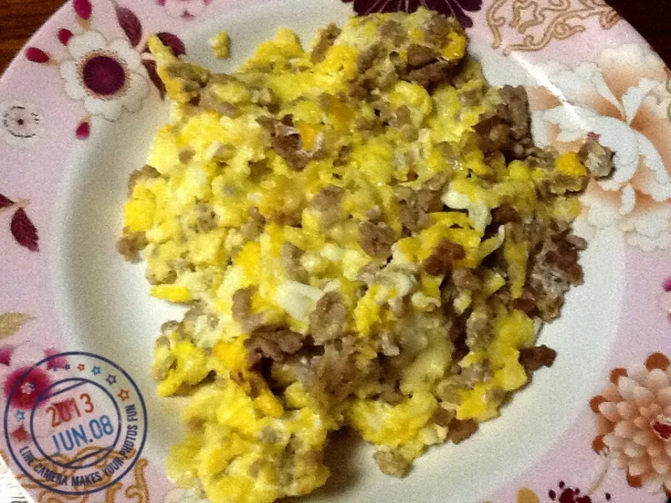 Cheese omelet with ground beef|Mare Kieさん