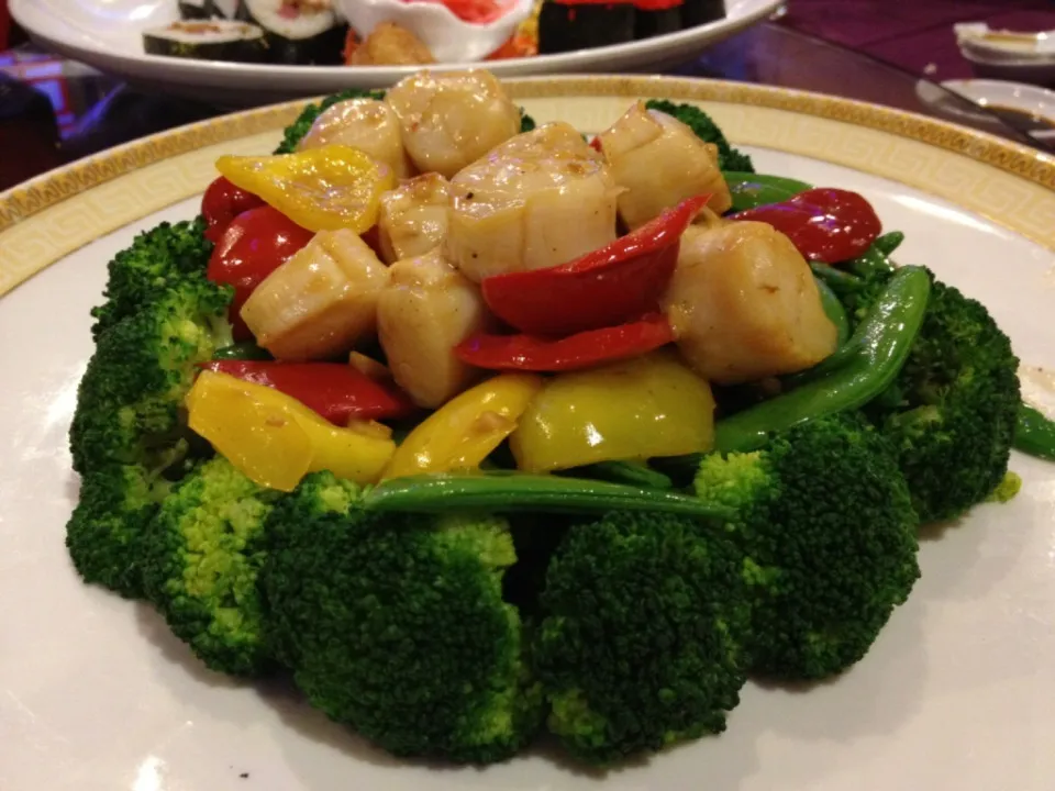 Snapdishの料理写真:Scallop with oyster sauce!|Elaineさん