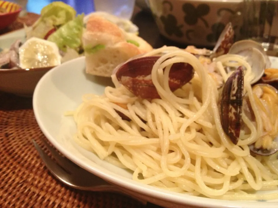 浅利のパスタ、鰯レモンマリネ、サラダ、の夕食|松浦有里さん