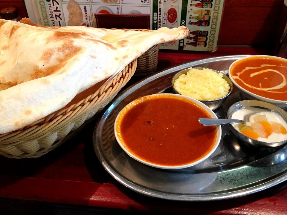 Snapdishの料理写真:แกงกะหรี่อินเดีย インドカレー2種🍛@ที่ญี่ปุ่น 上野 湯島 プールバル|akiさん