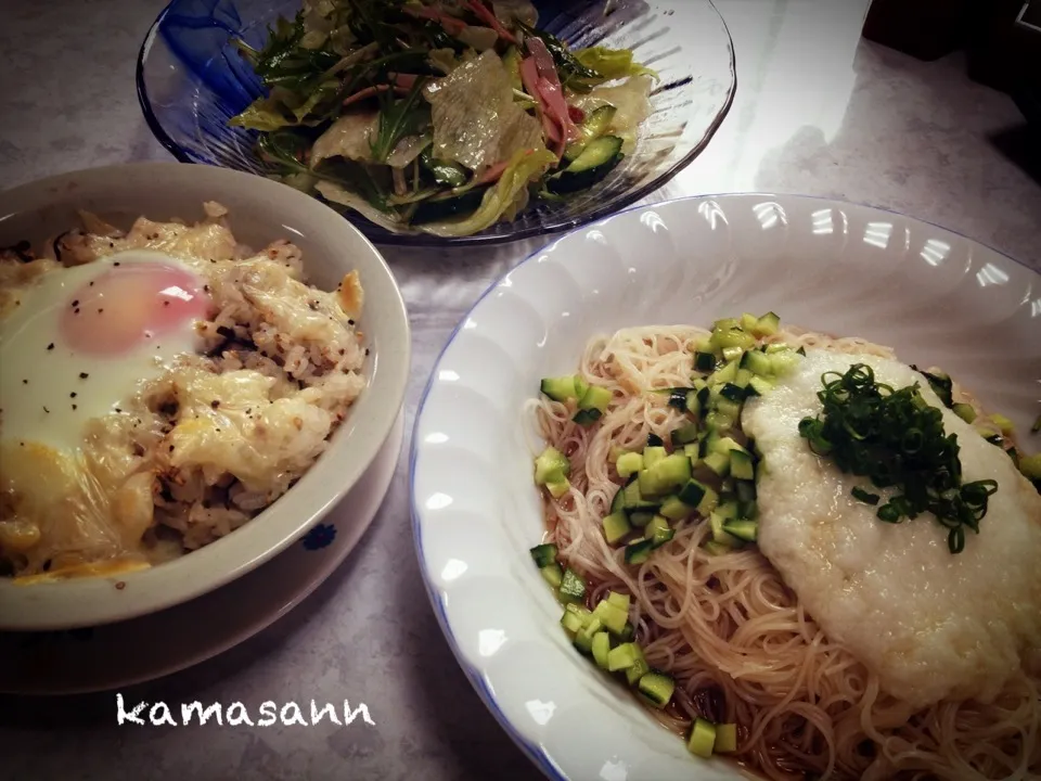 とろろときゅうりぶっかけ素麺、和風ドリア、サラダ|かまさん