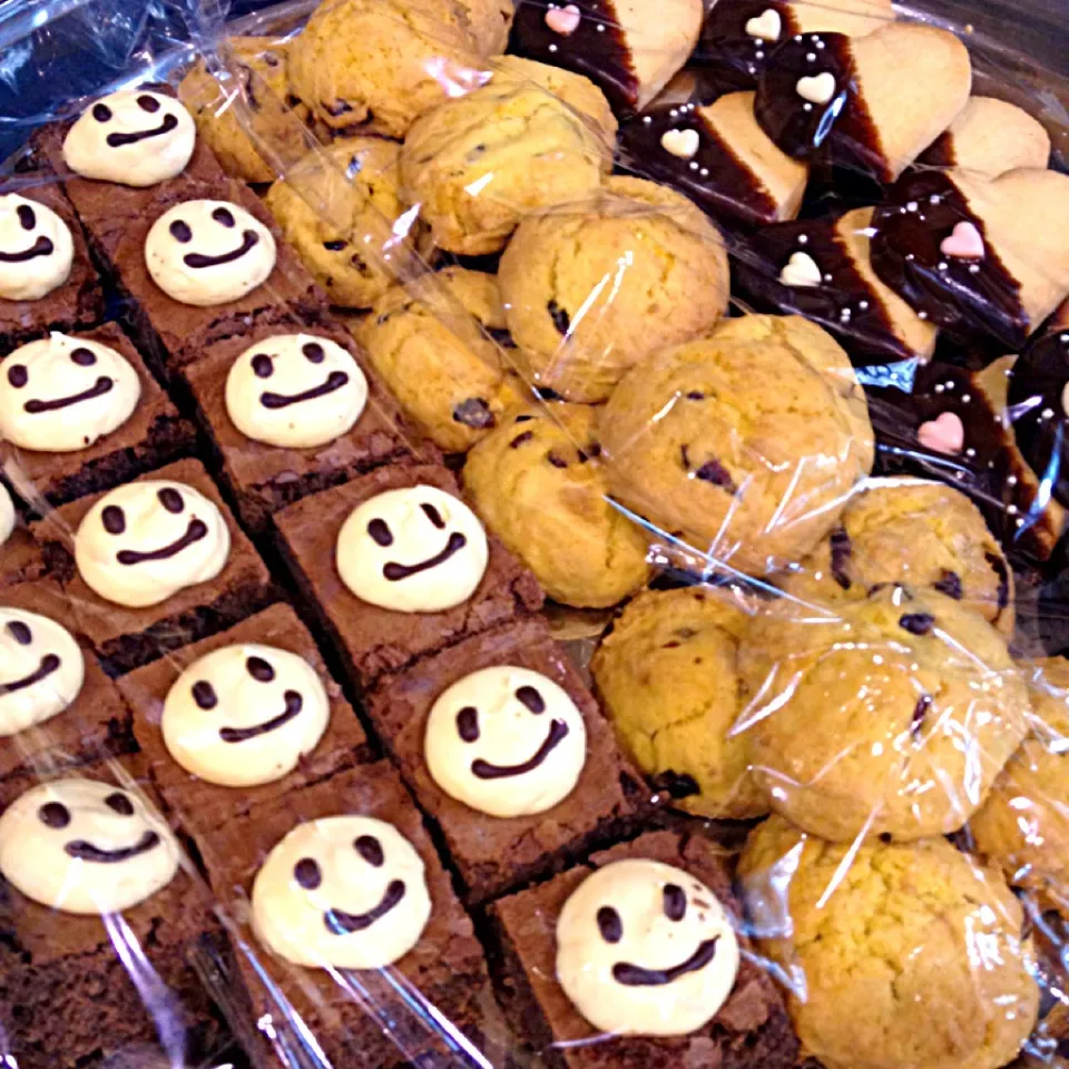 Cheerful made from scratch graduation cookies|lauren shannonさん