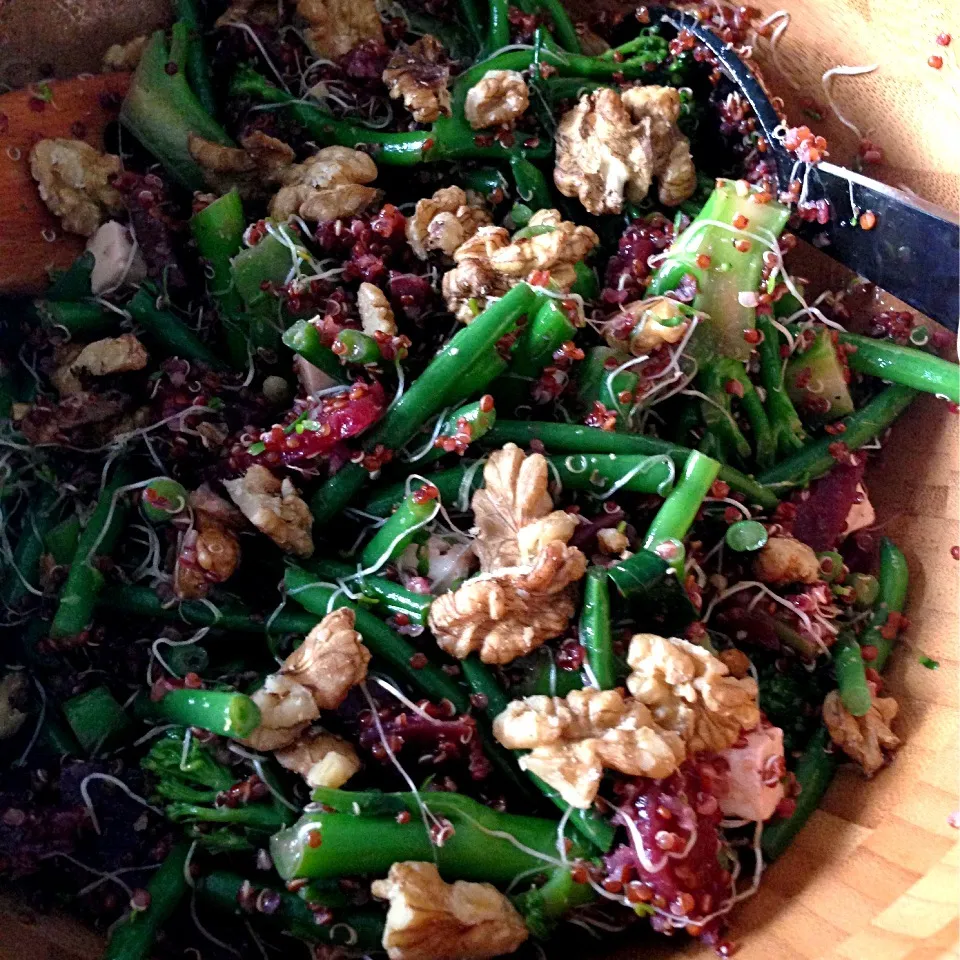 Walnut feta quinoa bean salad|willzさん