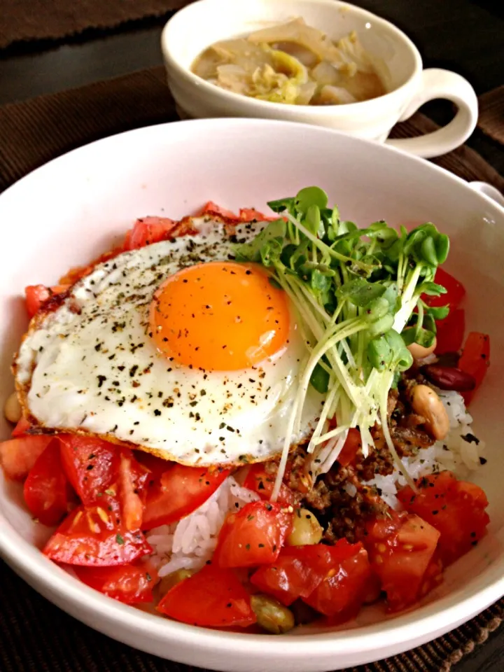 Snapdishの料理写真:野菜たっぷりそぼろ丼|aya.hさん