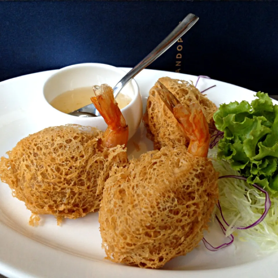 Snapdishの料理写真:taro wrapped shrimp|Cloudy Gさん