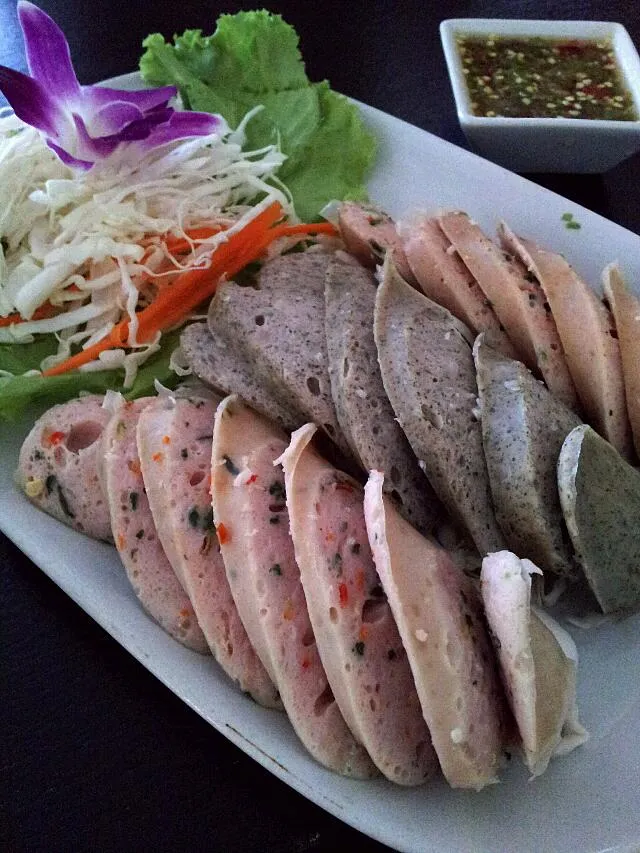 ไส้กรอก 3 อย่าง@ร้านหัวรถจักรรางรถไฟ|NeNe'さん